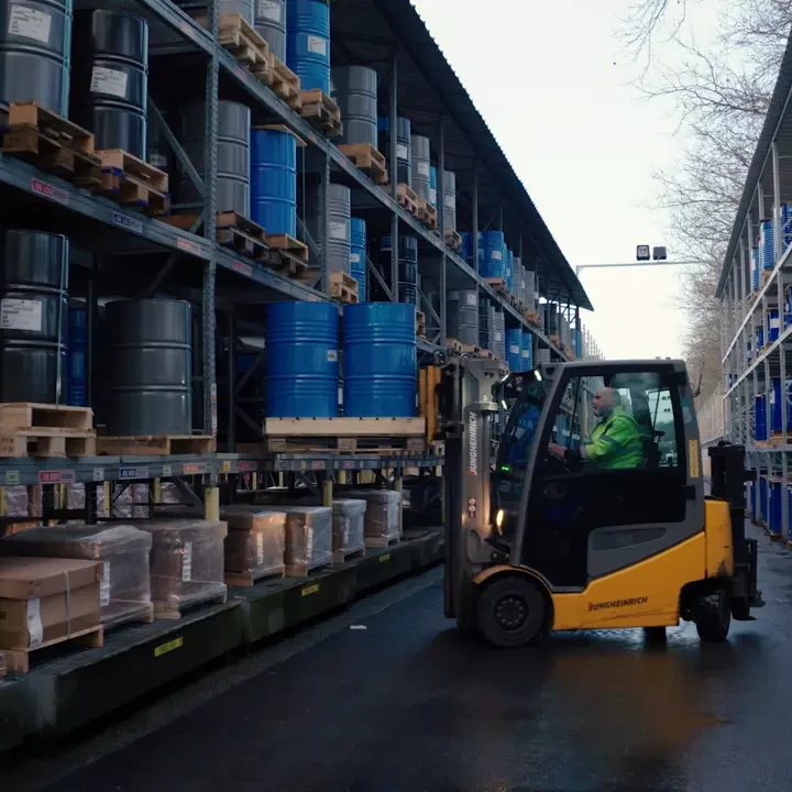 Air Compressors for Logistics & Distribution